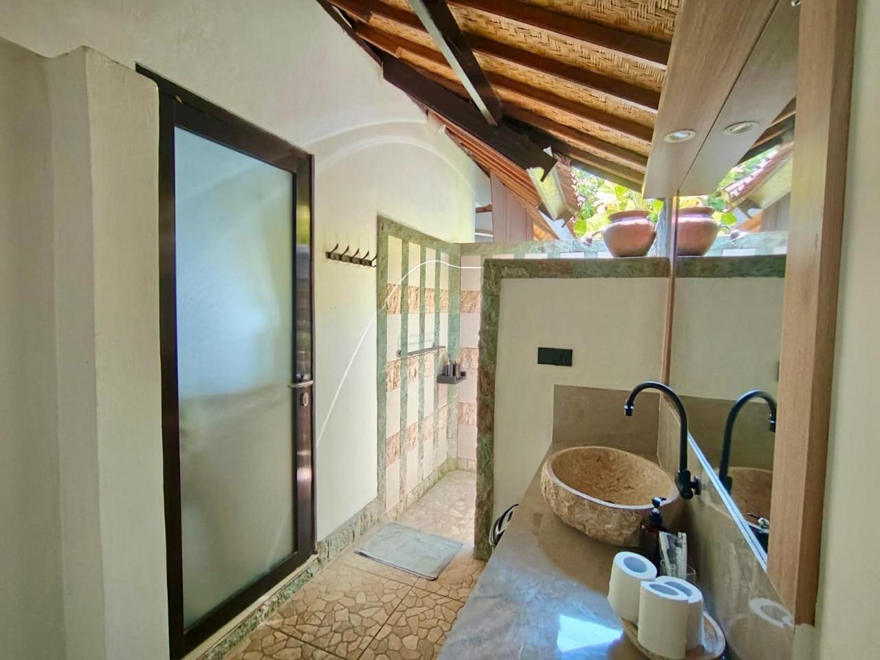 Solaluna Beach Homestay Amed Exterior foto